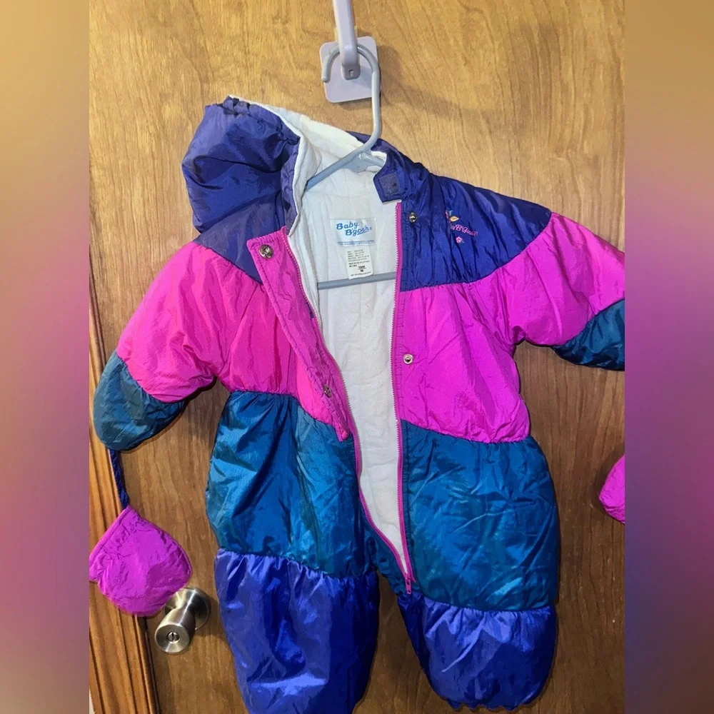Vintage 90's OshKosh Baby B’ Gosh 18 Months Snowsuit & Mittens - Picture 3 of 6